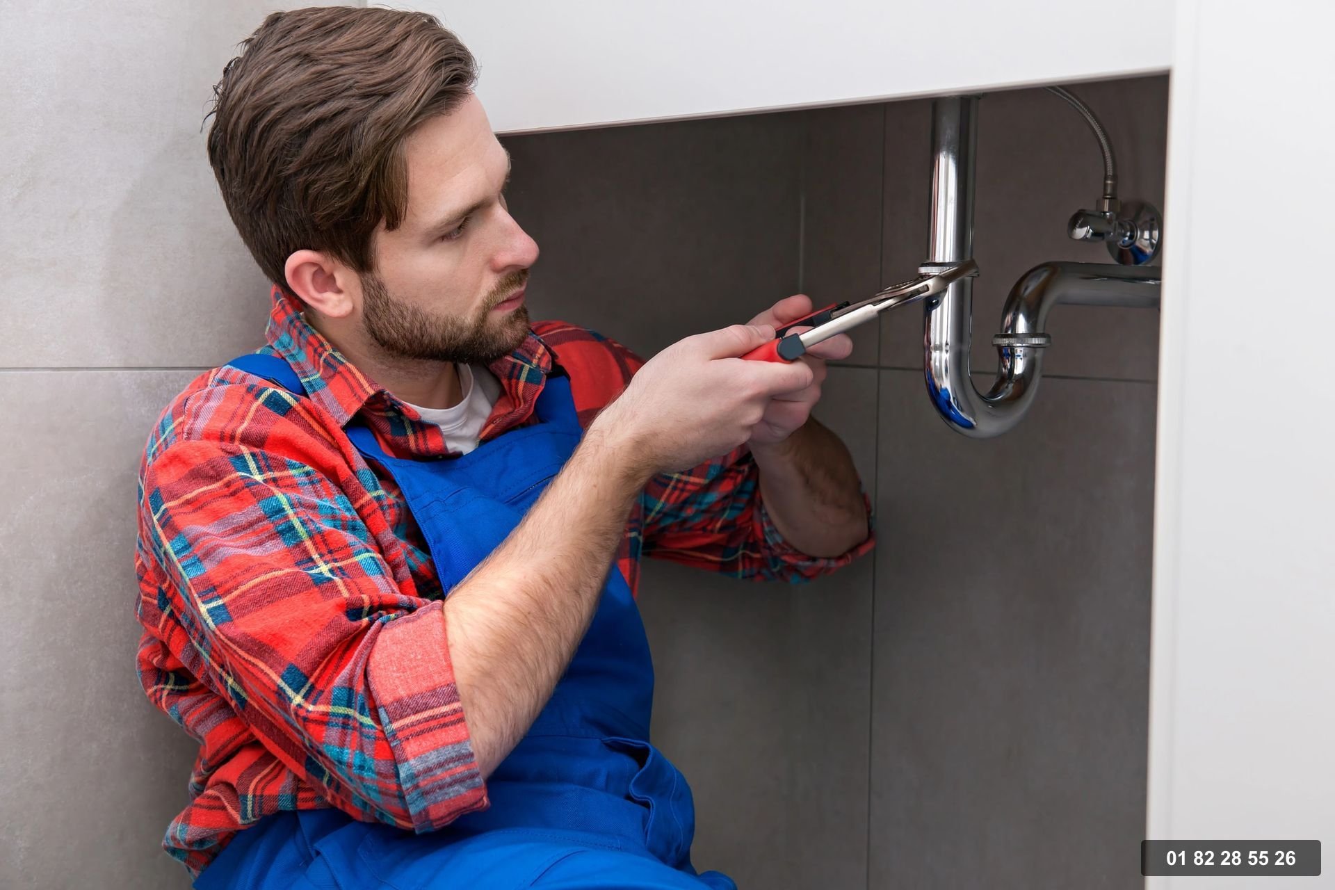 Plombier professionnel intervenant à Rueil-Malmaison